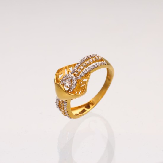 Sparkling Stone Finger Ring